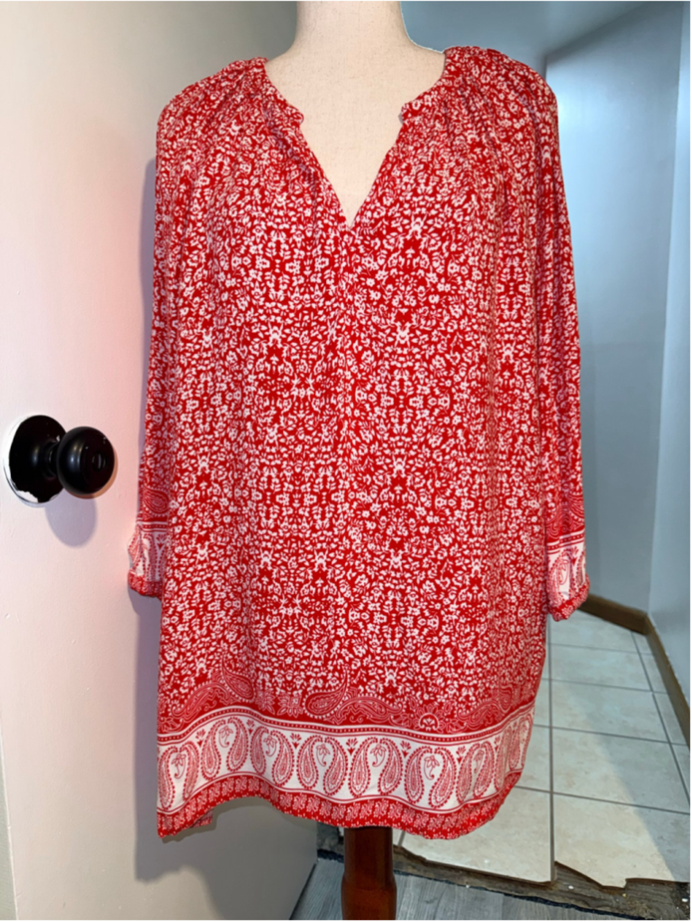 Jones & Co. Red Floral Paisley Border Print Tunic Blouse – Size 1X